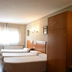 Hotel Carbayon 2*