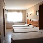 Hotel Carbayon 2*