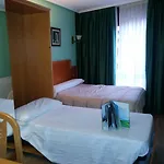 Hotel Carbayon 2*