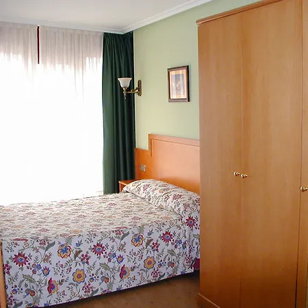 Carbayon Ξενοδοχείο 2*