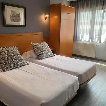 Hotell Carbayon 2*