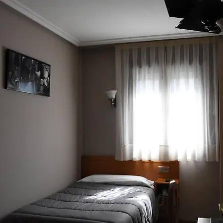 Hotell Carbayon 2*
