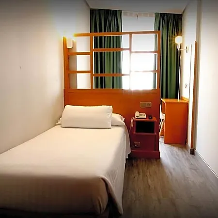 Carbayon Hotel 2*