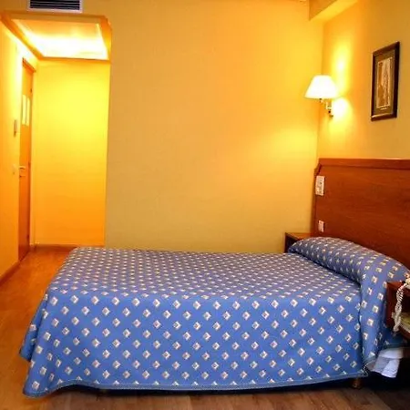 Carbayon Hotell