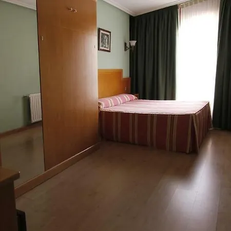 Carbayon Hotell